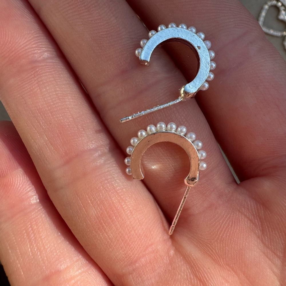 Simple Pearl Earrings